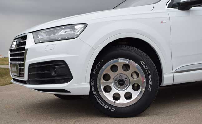 Off-road tires for the Audi Q7 Delta 4x4