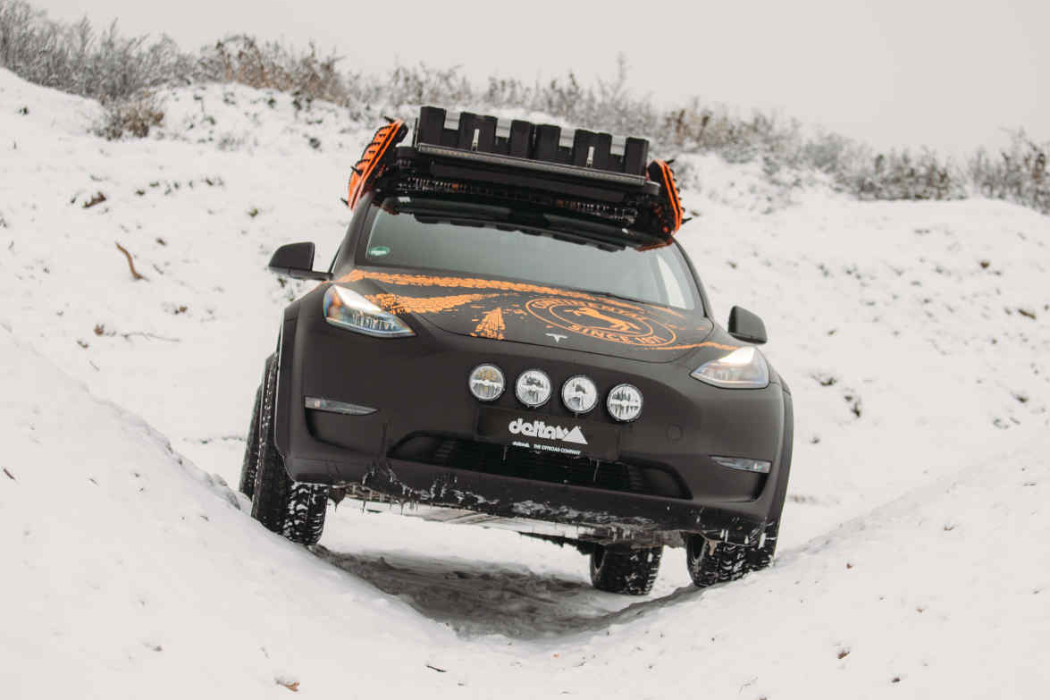 Tesla Model Y con messa a punto fuoristrada di Delta4x4!