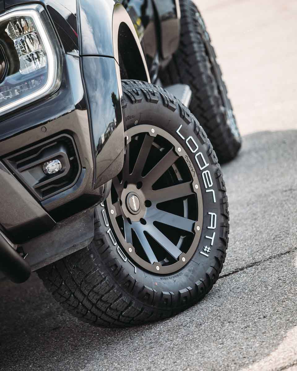 Lodertire AT1 305 60 R18 AllTerrain Reifen